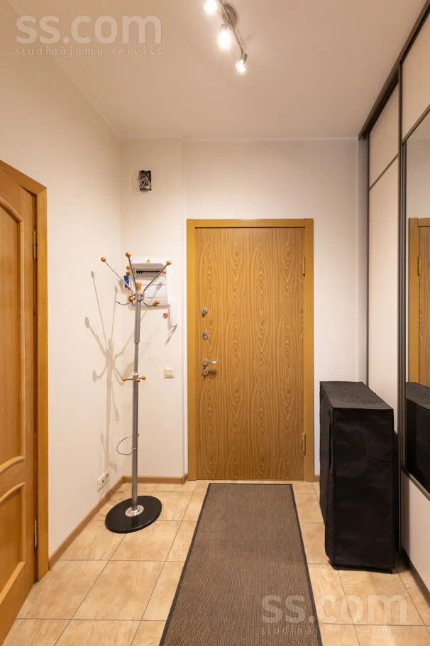 Entrée - Sunny Two-Bedroom Flat in Green Imanta