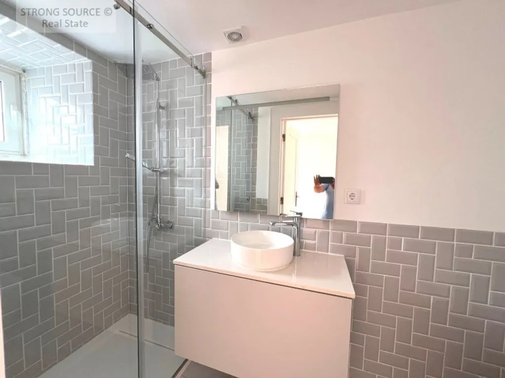 Vannitoad - Luxury Apartments with River View in Graca, Lisbon