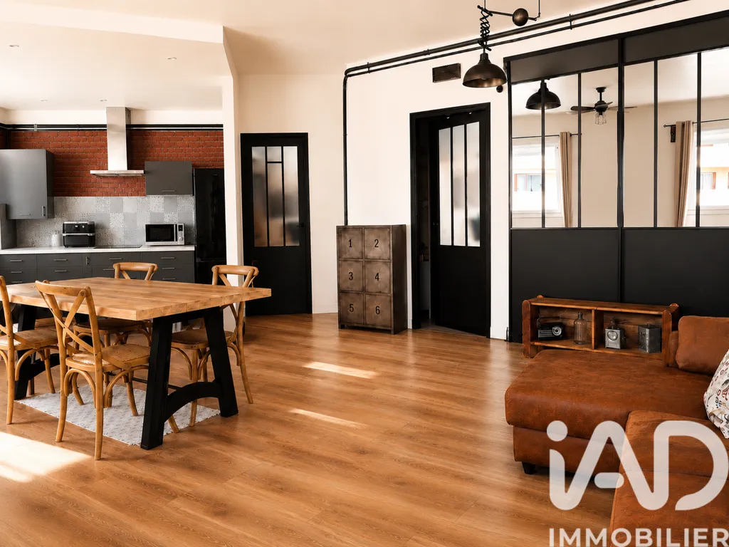 Elutuba - Spacious T3 with Balcony in Toulon