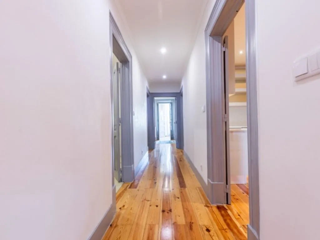 Entrée - 3-Bedroom Flat with Metro Access in Entrecampos