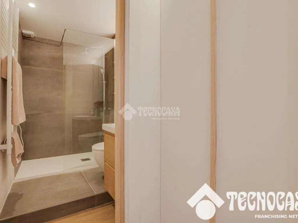 Vannitoad - Reformed Flat with Terrace in Sant Andreu