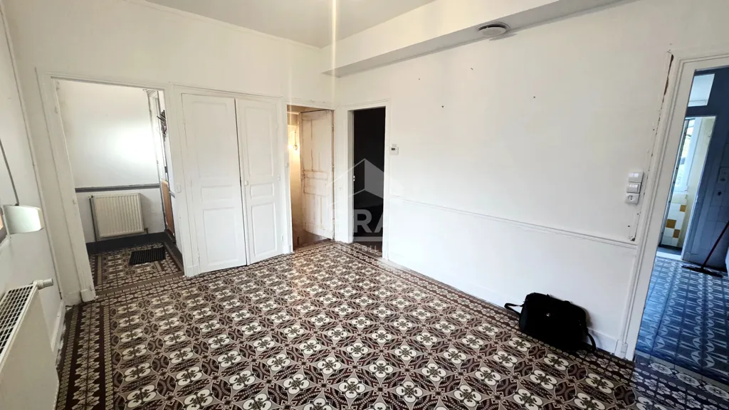 Esik - Detached House with Garden in Tergnier