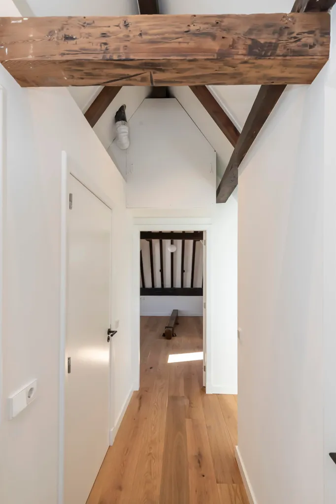 Esik - Duplex Apartment with Canal View in Amsterdam