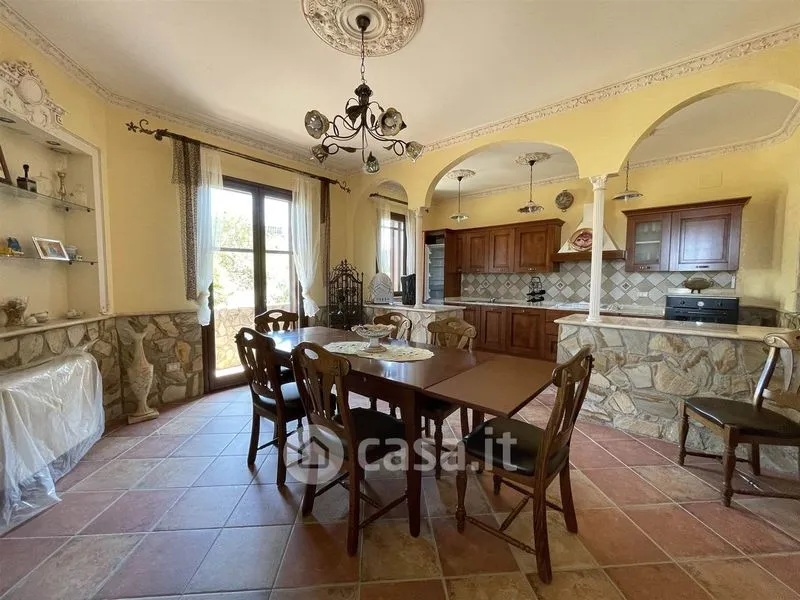 Salle à manger - Villa with Multiple Apartments in Ravanusa