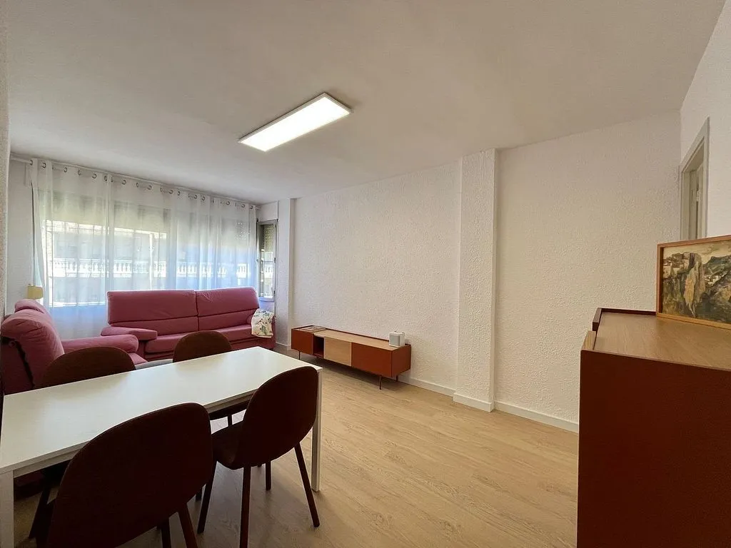 Dining Room - Flat with Terrace and Balcony in Amposta