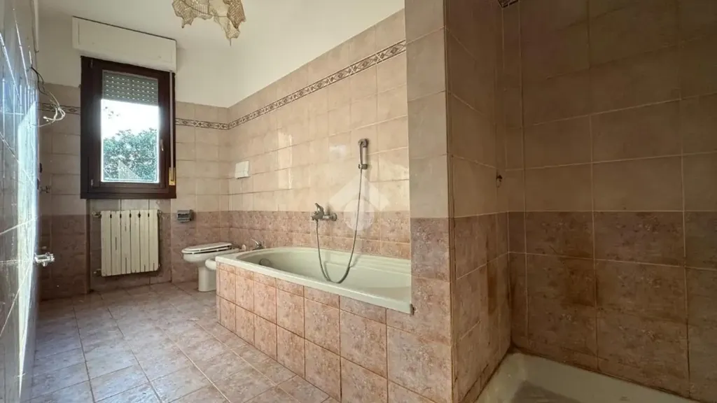 Salles de bain - Triplex with Balcony in Capralba