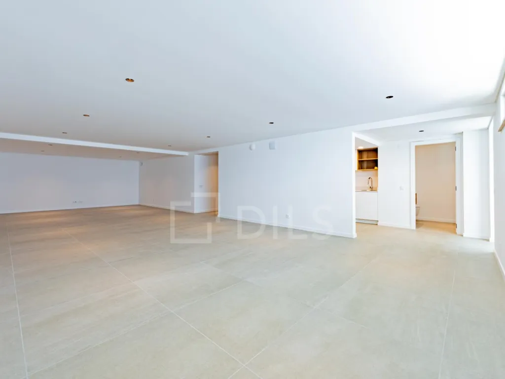 Garage - T4 Villa with Pool in Vilamoura
