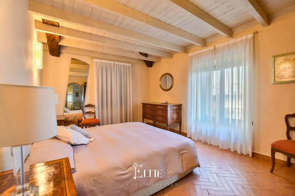 Magamistoad - Historic Villa with Private Garden in Azzate