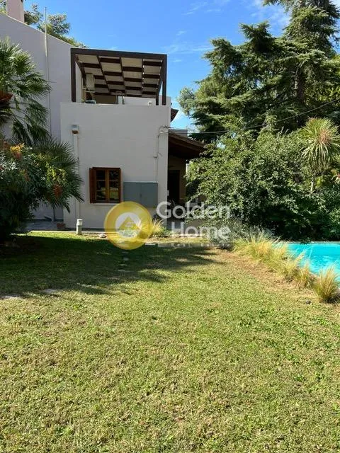 Piscine - Luxury Villa with Garden in Nea Penteli
