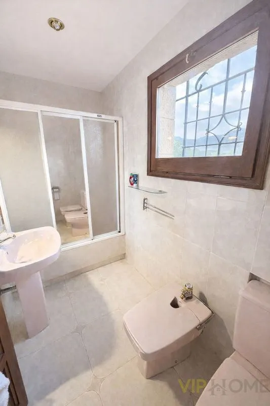 Salles de bain - Chalet with Mountain Views in Golf Costa Brava