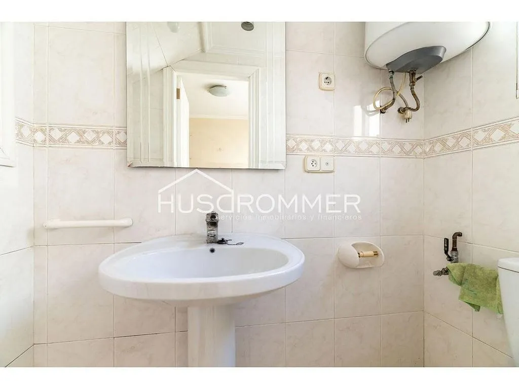 Vannitoad - Dual-Unit Property with Central Location in Vila-real