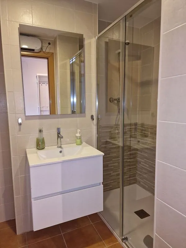 Vannitoad - Apartment with Mountain Views in Gavin