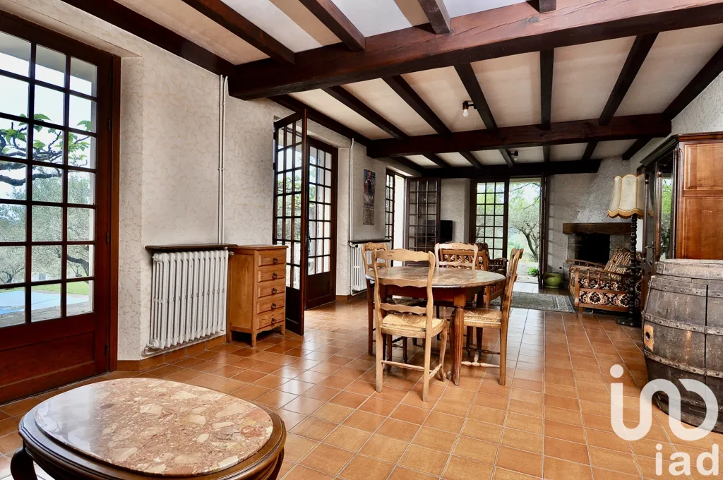 Salle à manger - Maison traditionnelle avec vue panoramique et piscine à Alès