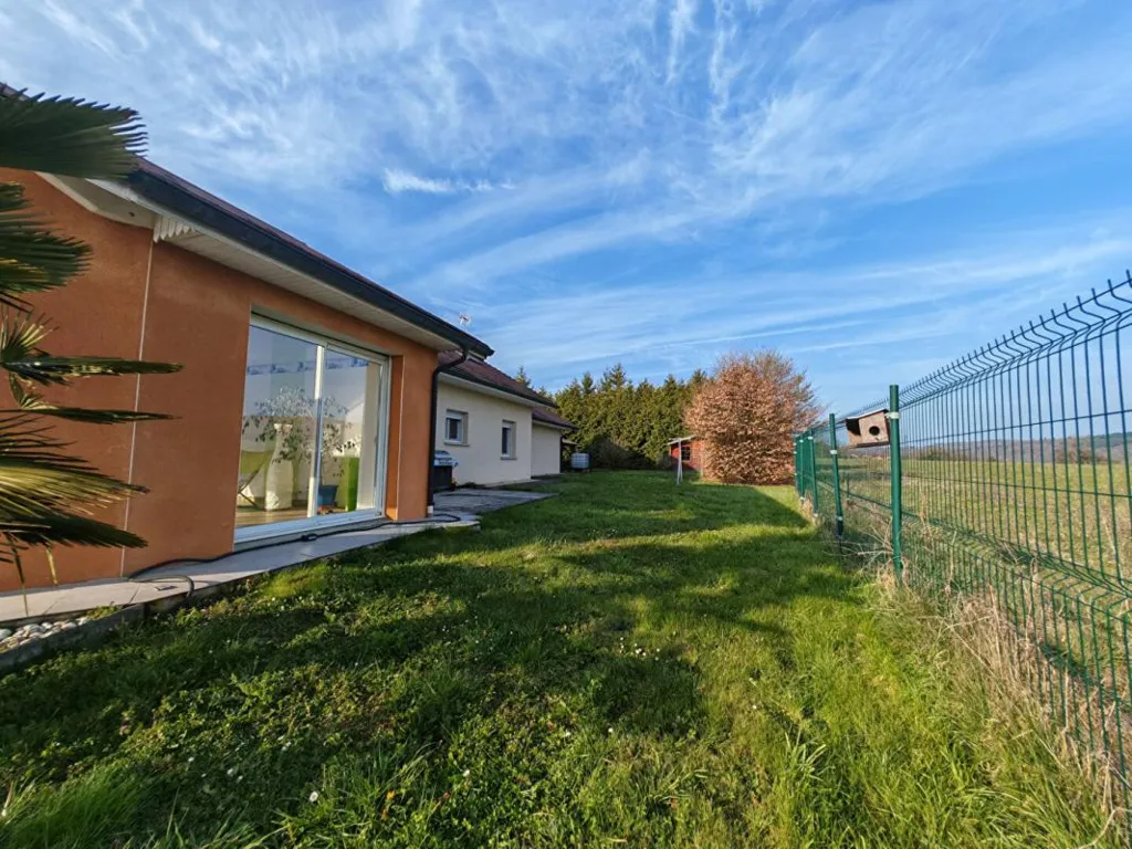 Giardino - Contemporary House with Pool near Orgelet