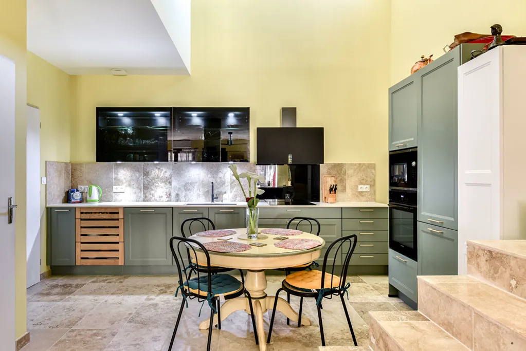 Köök - Renovated House with Terrace in Fleury-d'Aude