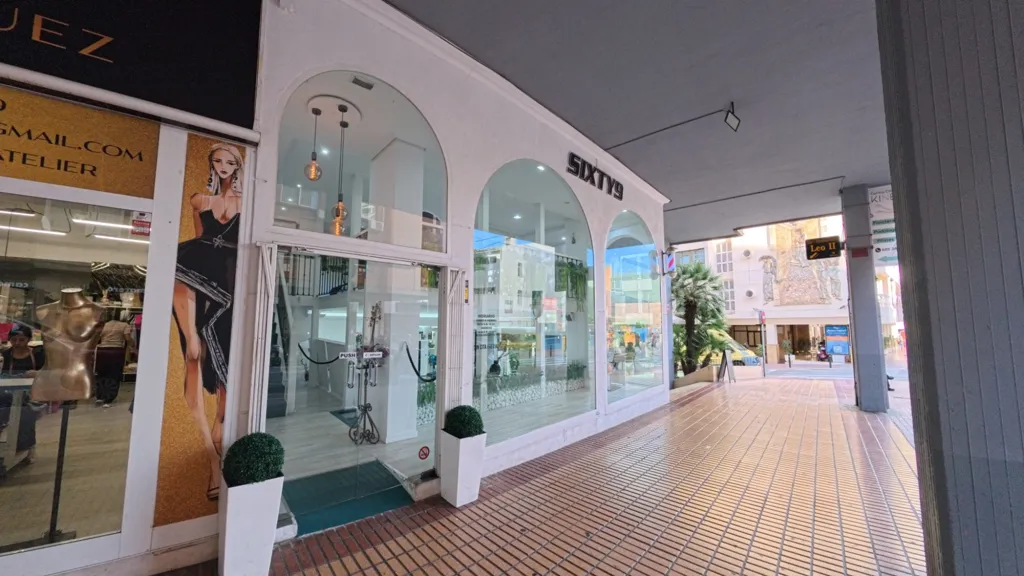 Välivaade - Design Salon with Modern Finishes in Benidorm