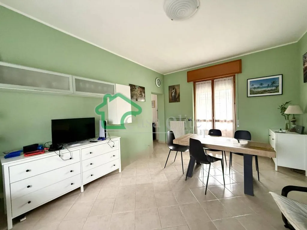 Salle à manger - Bifamiliar Villa with Private Garden in Secugnago