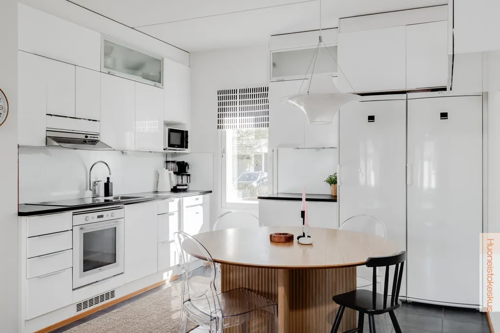 Cuisine - Spacious Terraced House with Garden in Oulu