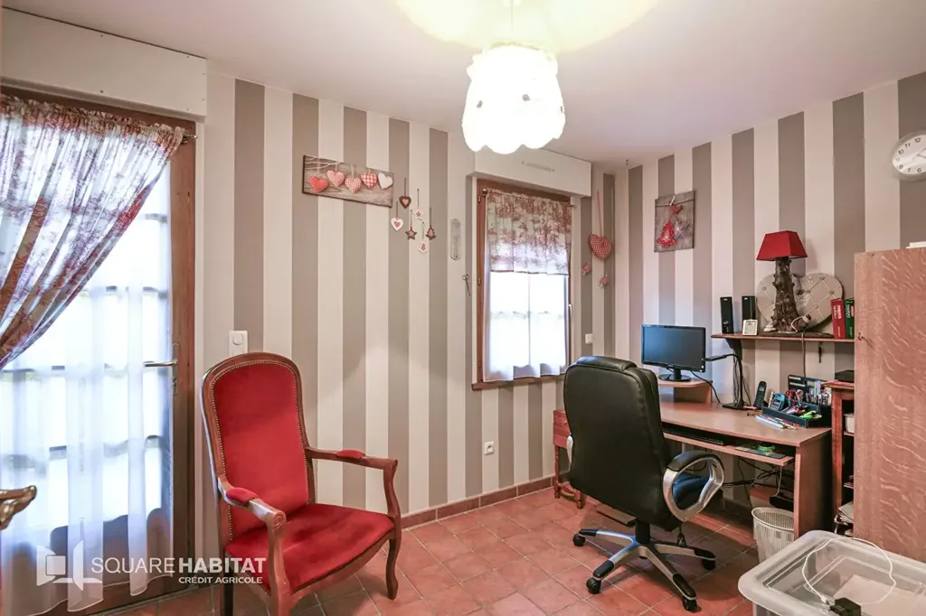 Bureau - Maison de 8 Pièces avec Jardin à Bourguebus