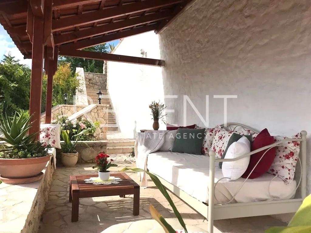 Terrasse - Luxury Stone House with Pool in Sinj