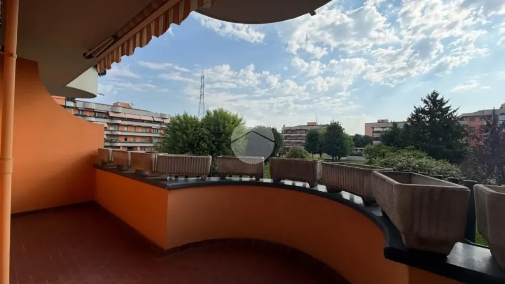 Balcon - Studio Flat with Balcony in Bussero
