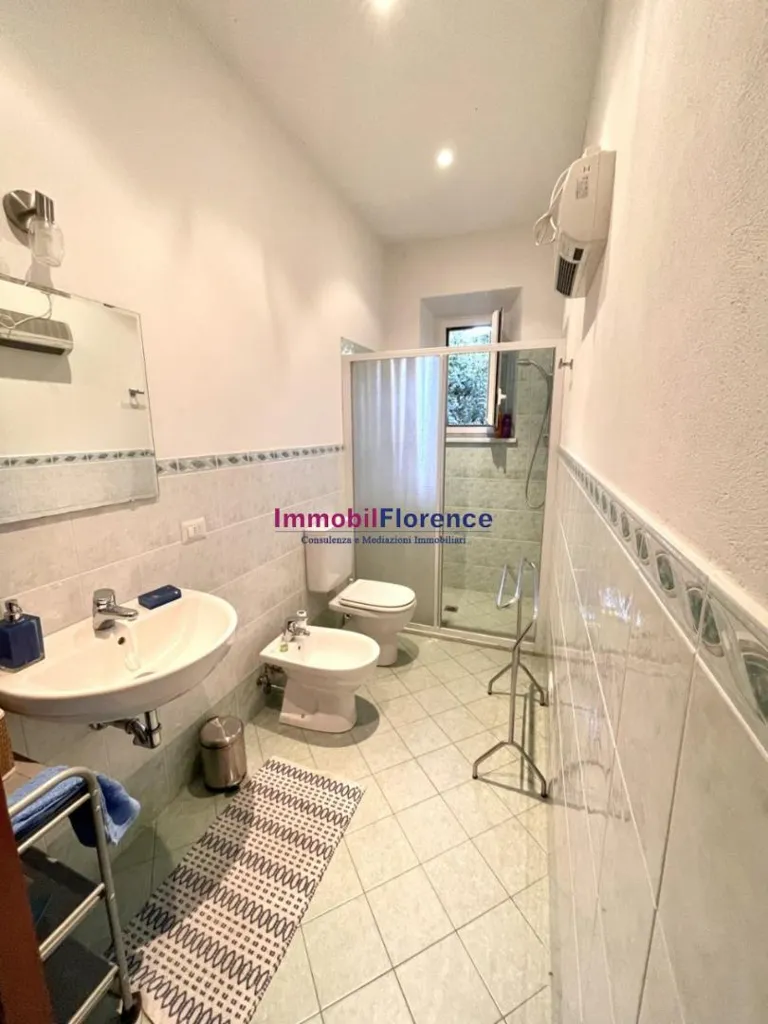Salles de bain - Ground Floor Apartment with Garden in Florence
