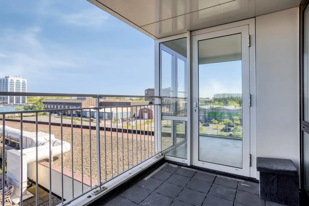 Balcony - Luxury Apartment with Maas View in Rotterdam