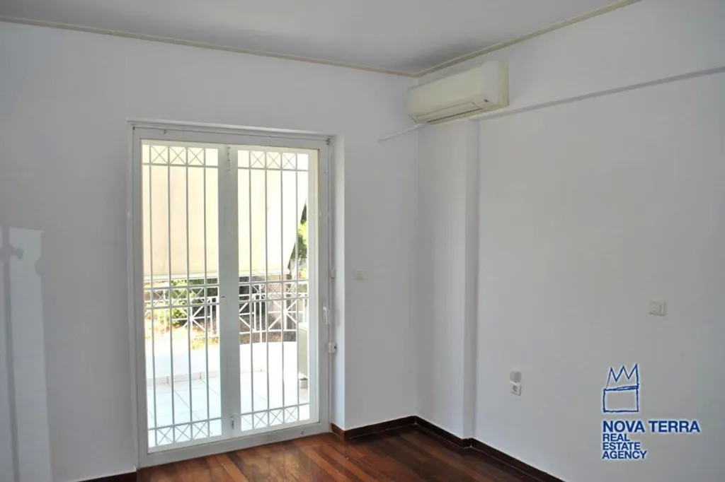 Pièces - Luxurious Apartment with Forest View in Vouliagmeni