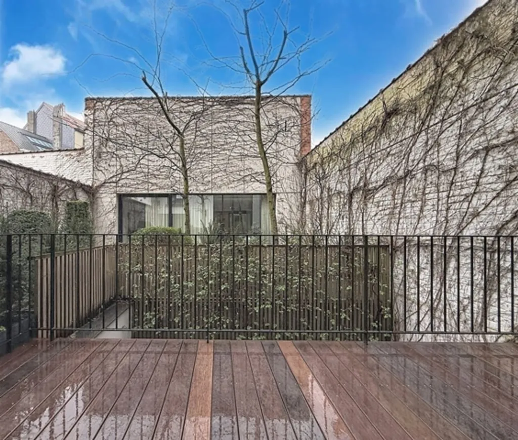 Terrasse - Duplex avec Terrasse et Cour à Place du Châtelain
