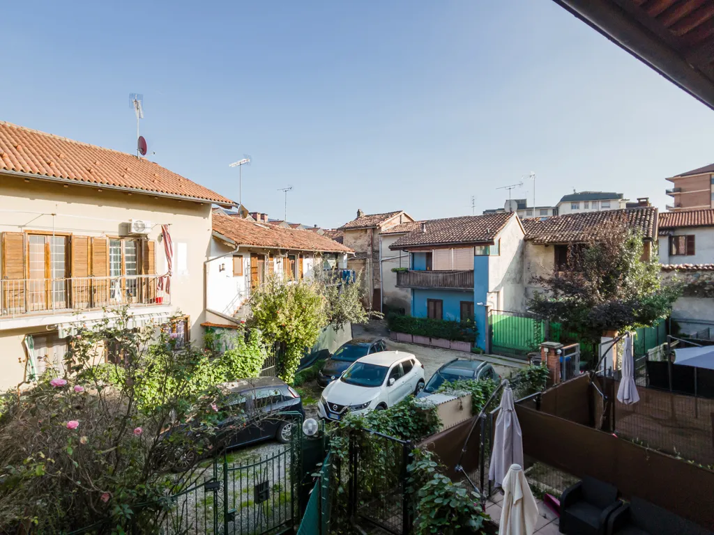 Rõdu - Ground Floor Apartment with Balcony in Rivoli
