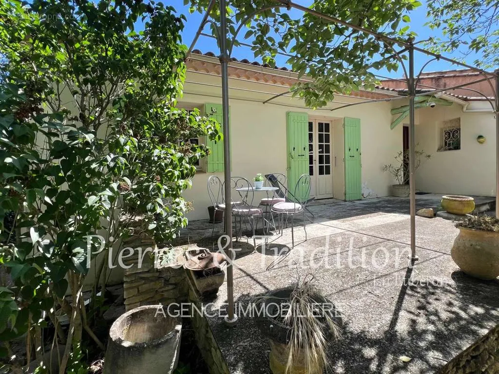 Terrazza - Detached Villa with Garden in Apt