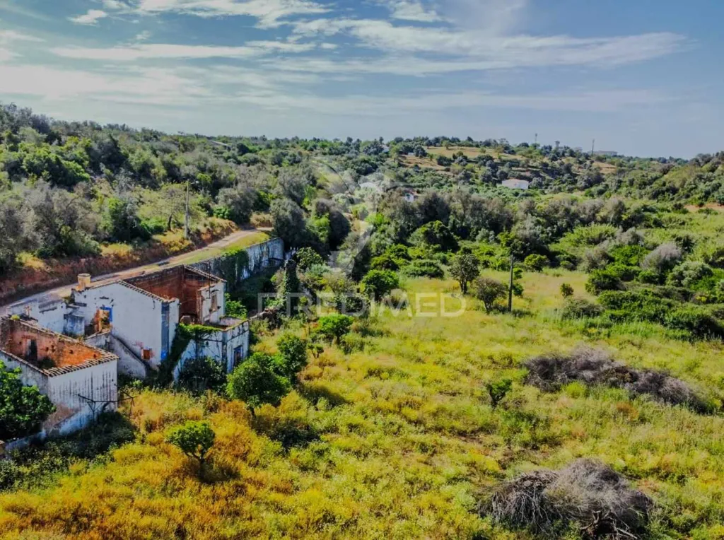 Õhuvaade - Ruined Property with Large Plot in Alcantarilha