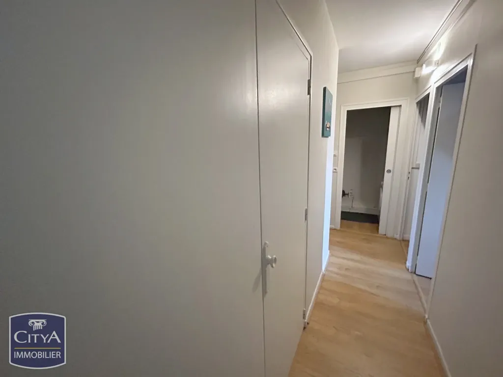 Rooms - Renovated Flat with Balcony in Le Mans