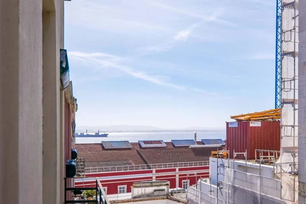 Rõdu - Classical Apartment with River View in São Vicente, Lisbon