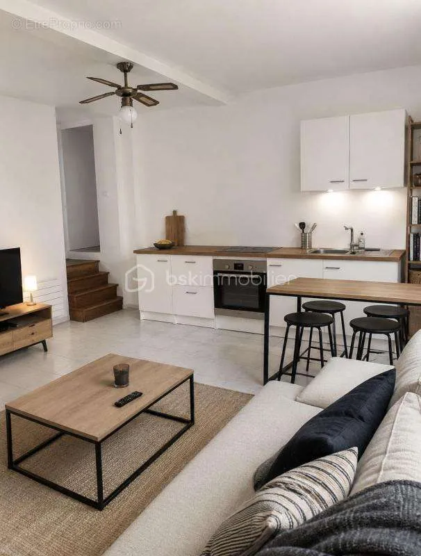 Séjour - Maison de Caractère avec Dépendance à Nanterre