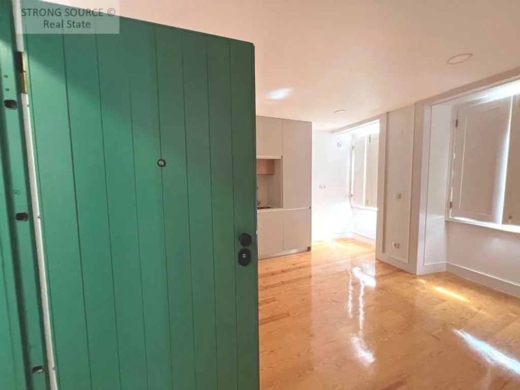 Toad - Luxury Apartments with River View in Graca, Lisbon