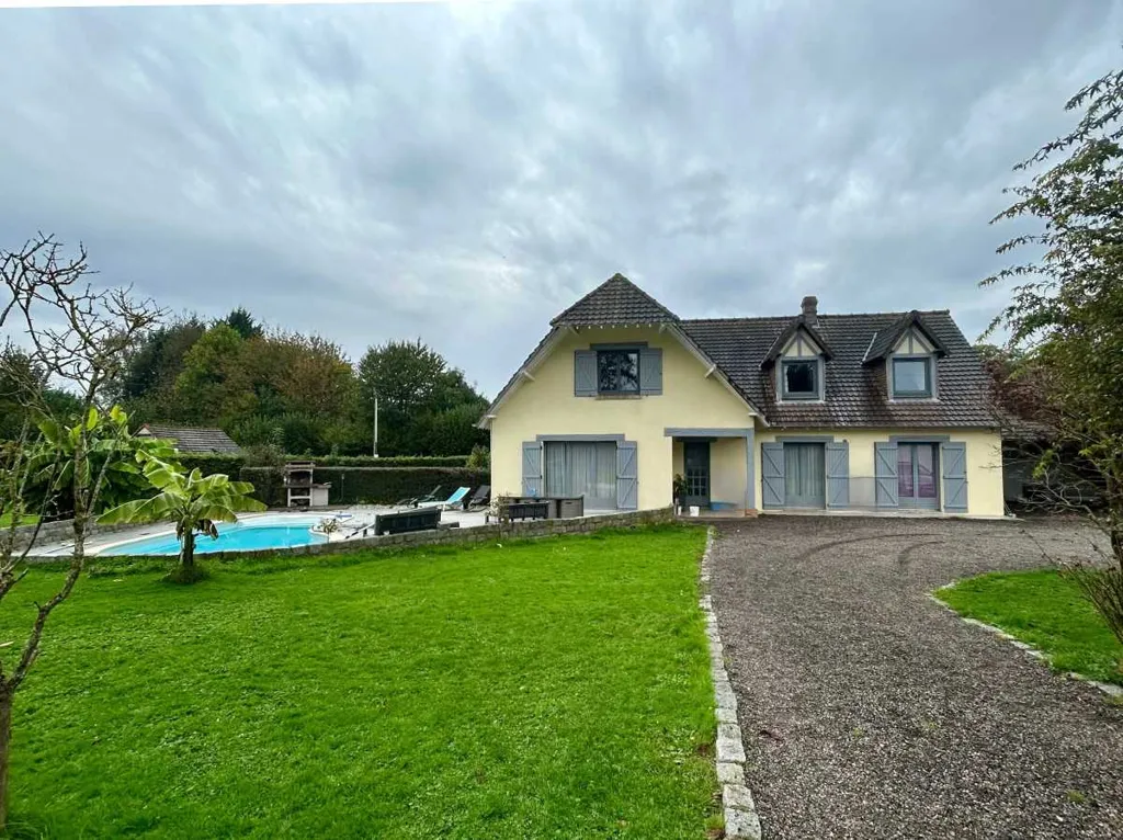 Extérieur - Villa avec Piscine Chauffée près de Bourgtheroulde