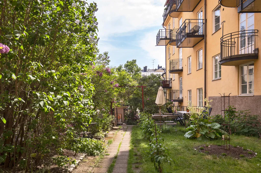 Aed - Twin-Unit Flat with City Views in Vasastan