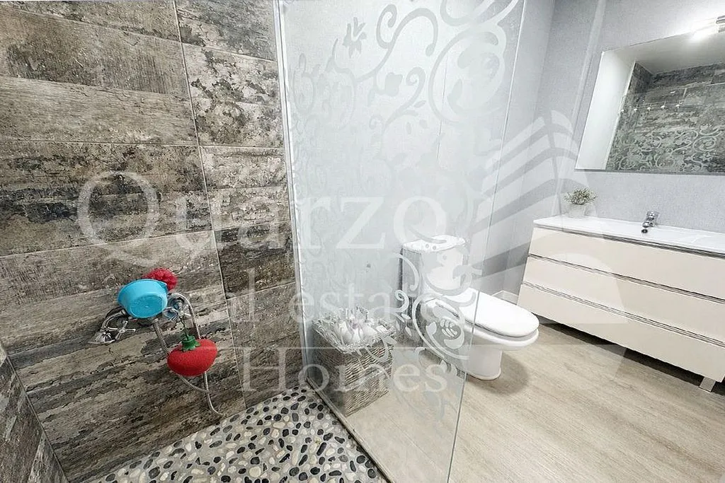 Bathrooms - Apartment with Terrace in Daimús