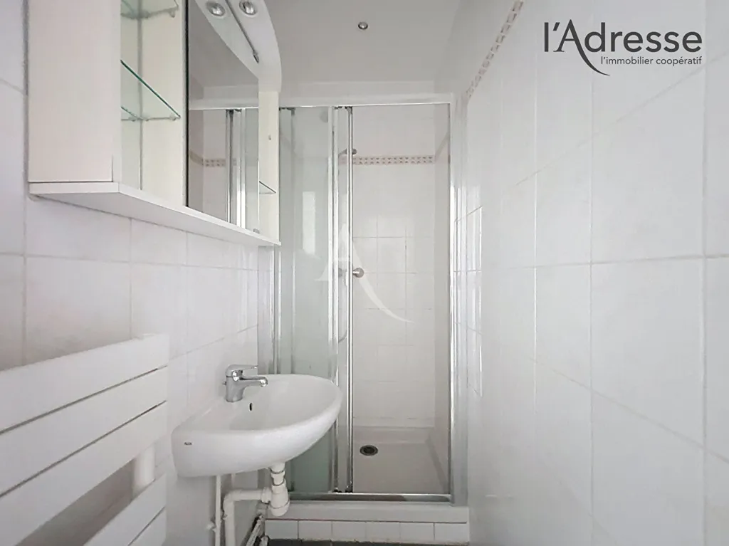 Bagni - Charmant 3-Bedroom Flat with Terrace in Suresnes