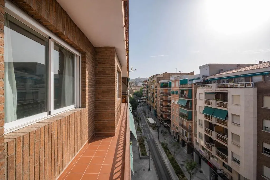 Rõdu - Luxury Flat with Balcony in Gran Capitán, Granada