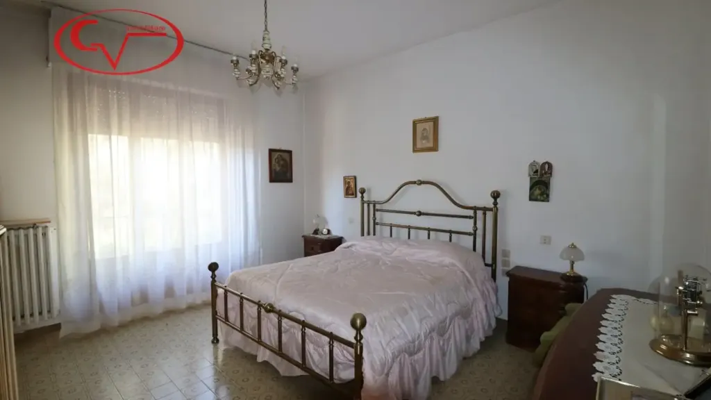 Chambres - Trifamiliare Villa with Garden in Montevarchi