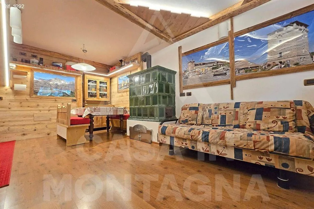 Elutuba - Rustic Terraced House with Mountain View in Campitello di Fassa