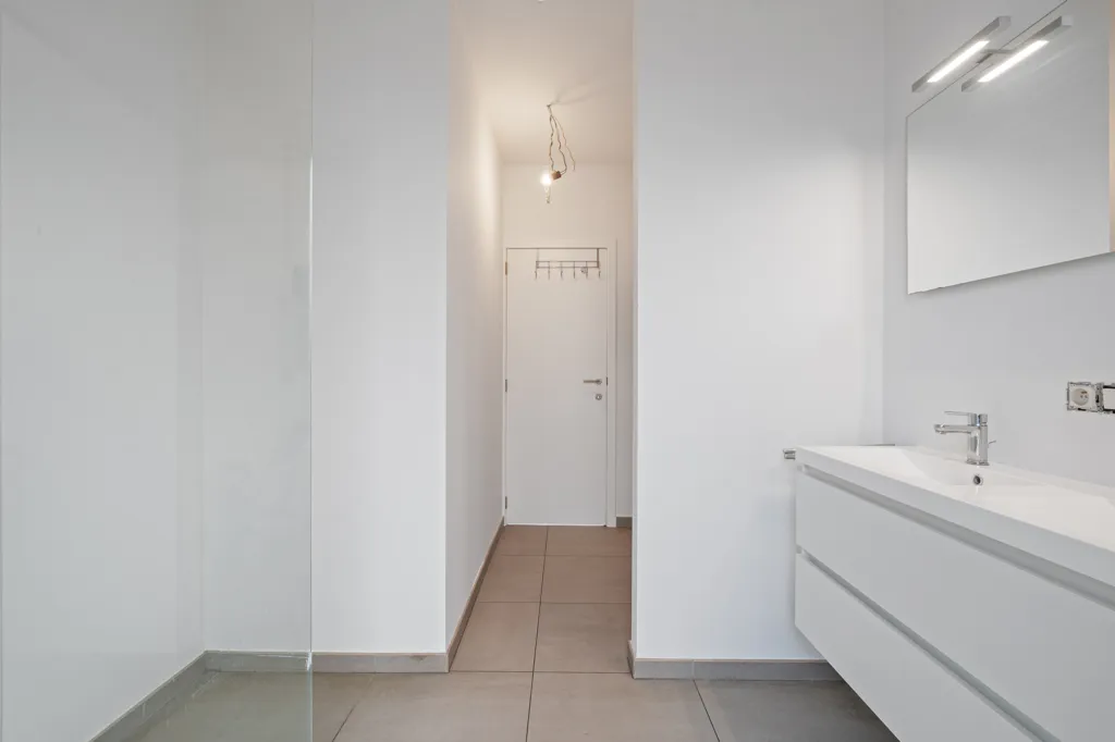 Vannitoad - Duplex Apartment with Terrace in Berlare