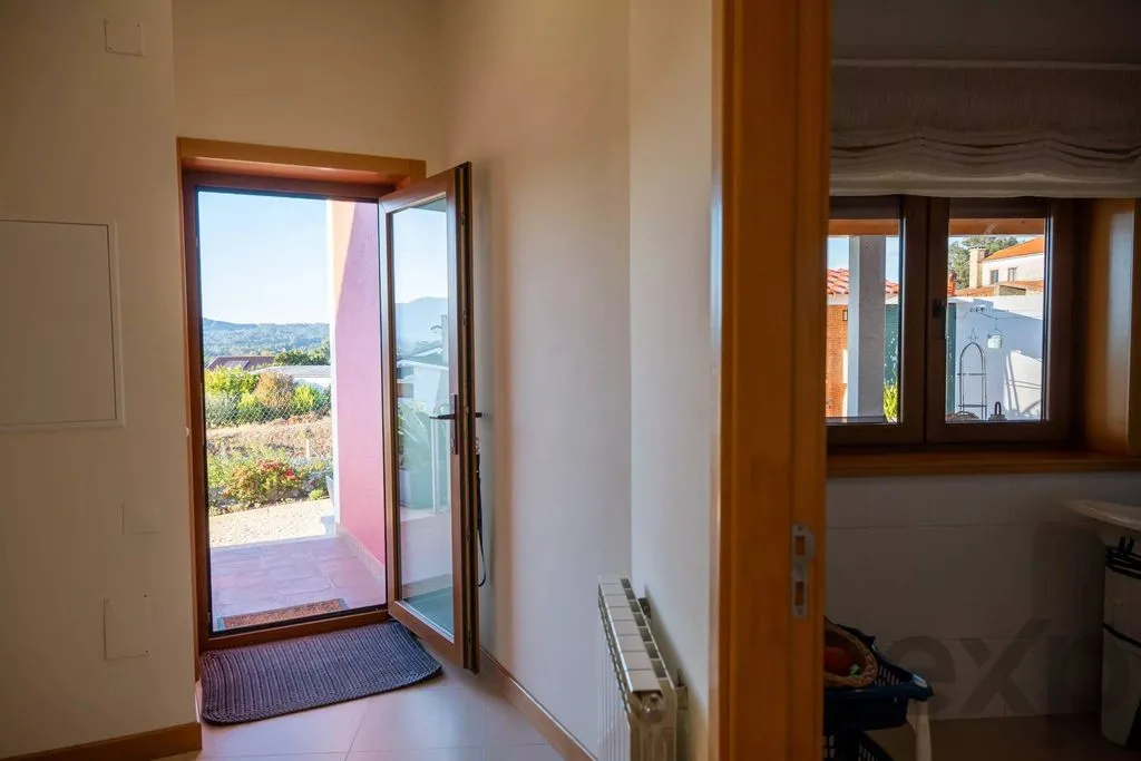 Entrée - Luxury Villa with Greenbelt View in Friestas