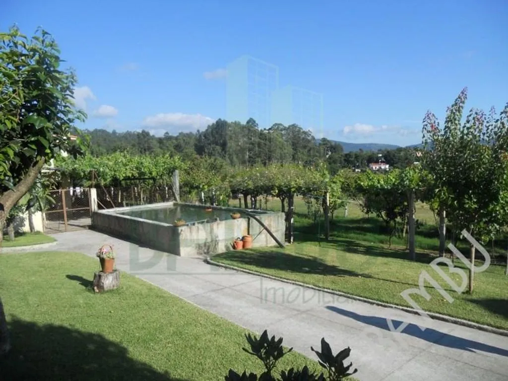 Aed - Luxury Villa with South-Facing Garden in Caminha