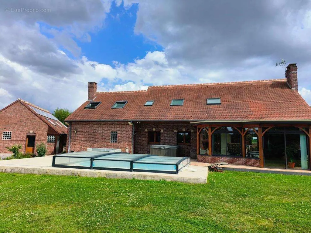 Piscine - Maison avec Piscine Chauffée à Oisy