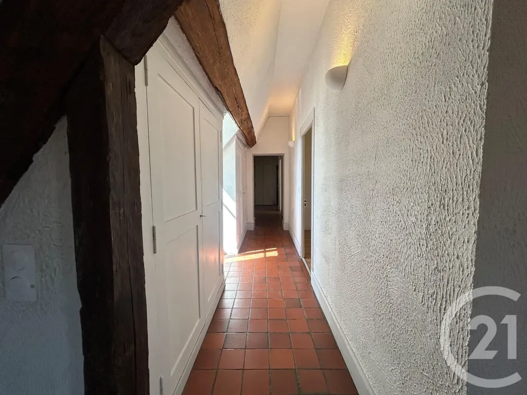 Ingresso - Traditional 3-Bedroom Apartment in Chartres