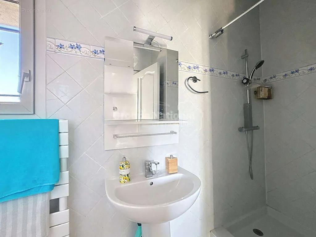Bathrooms - Renovated Villa with Pool in Cheval-Blanc
