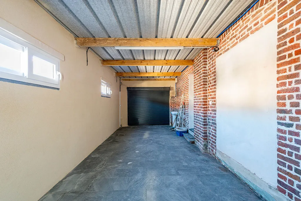 Garage - Maison de Caractère avec Terrasse à Onnaing